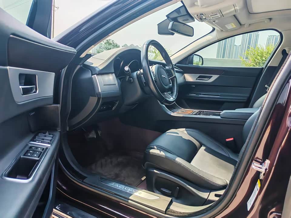 Jaguar XFL
