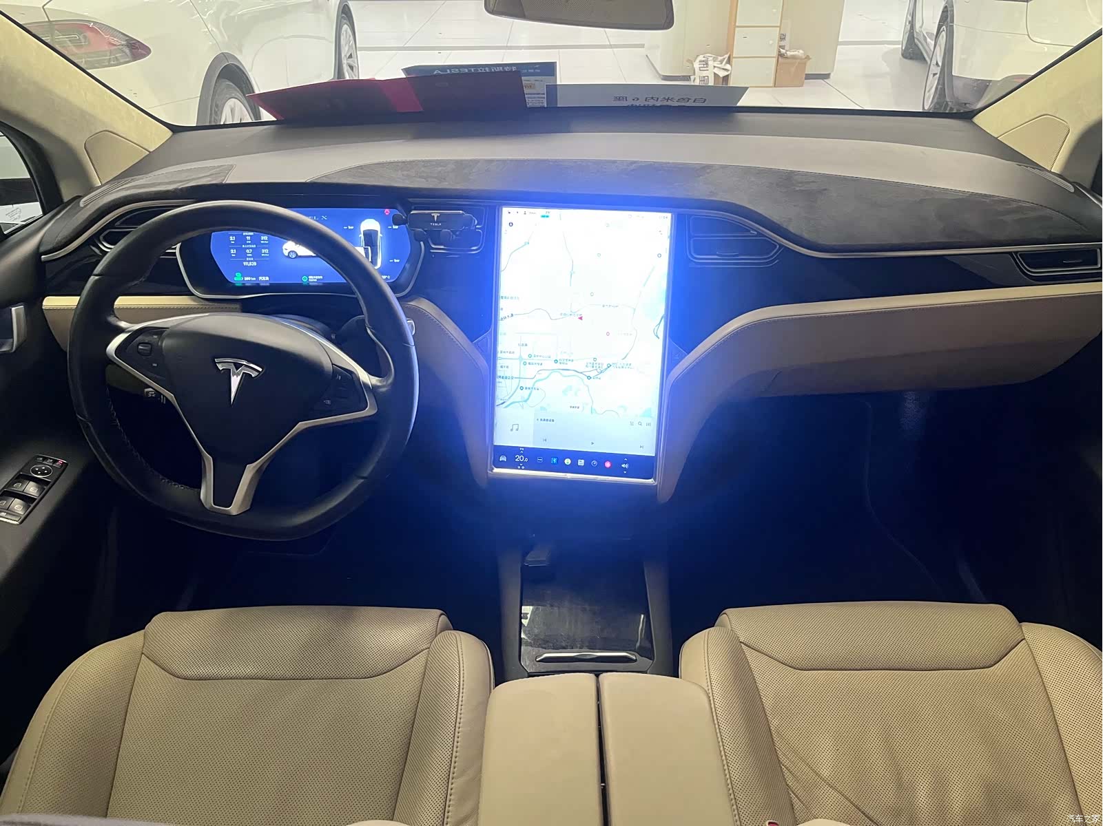 Tesla Model X, 2017 14