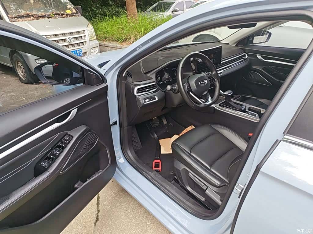 Geely Emgrand, 2024 16