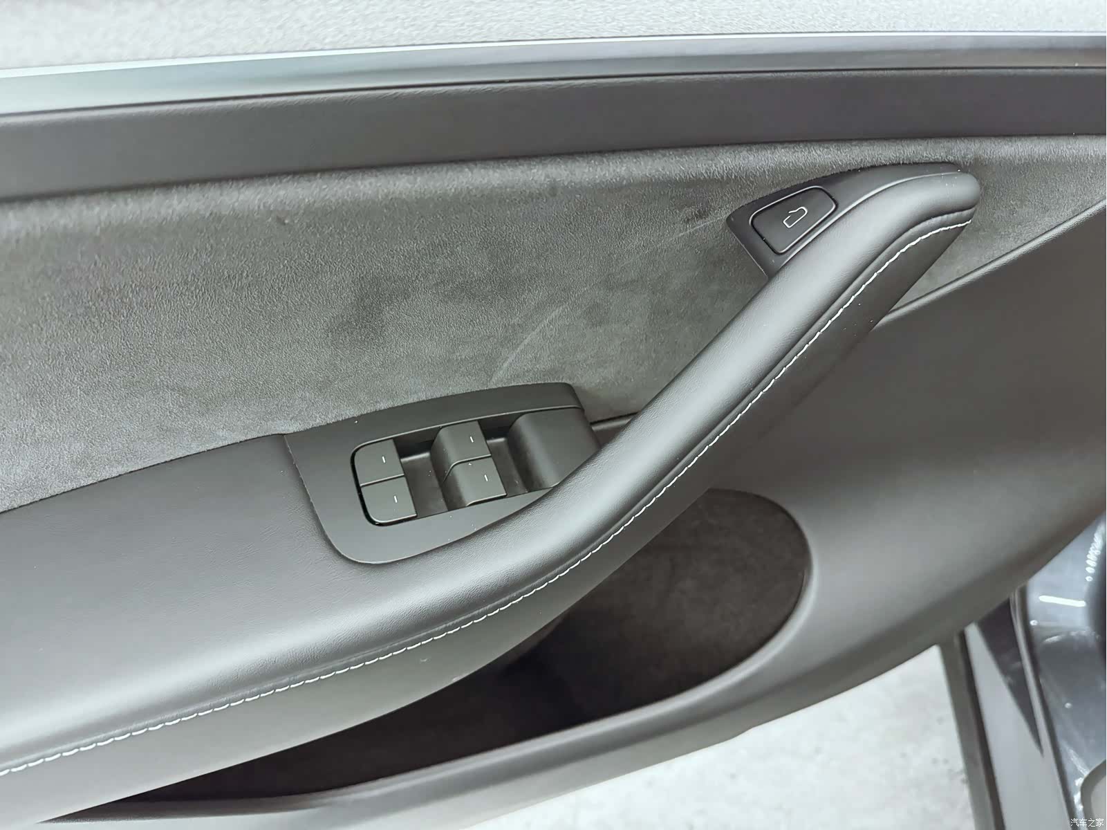 Tesla Model Y, 2024 16