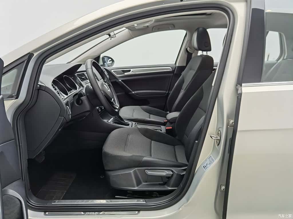 Volkswagen Golf, 2018 10