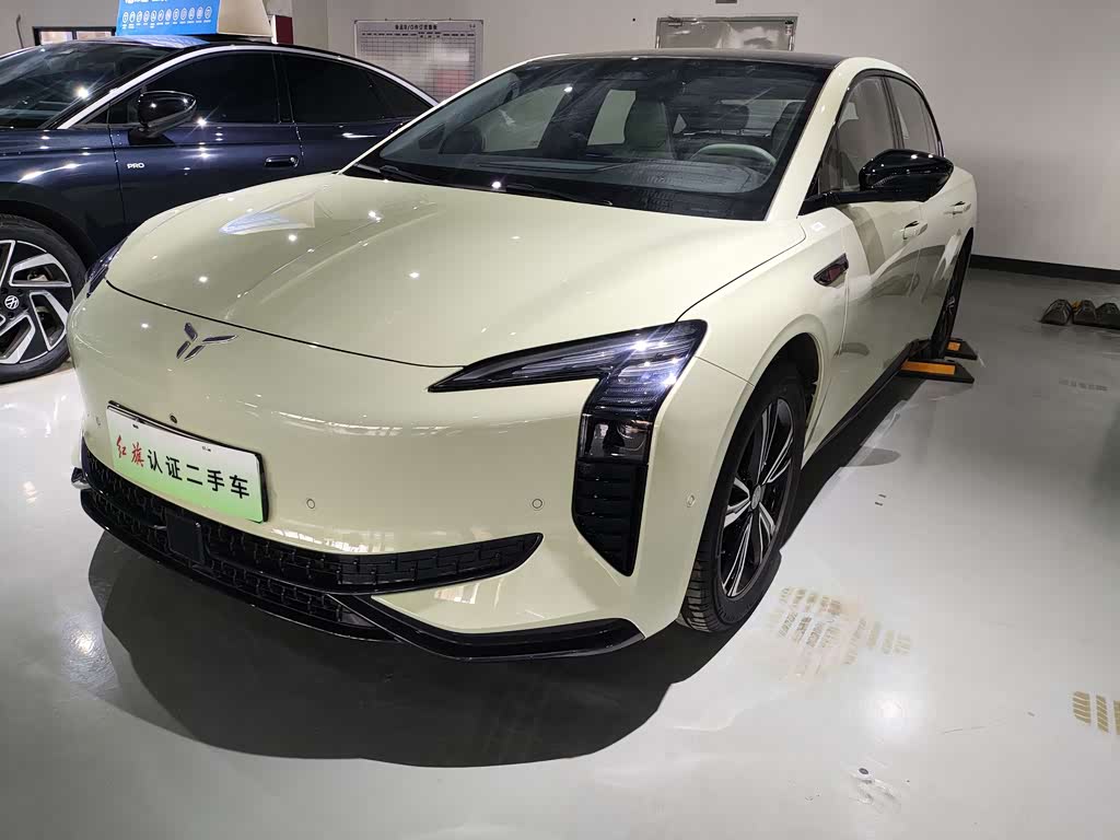 Hongqi EH7