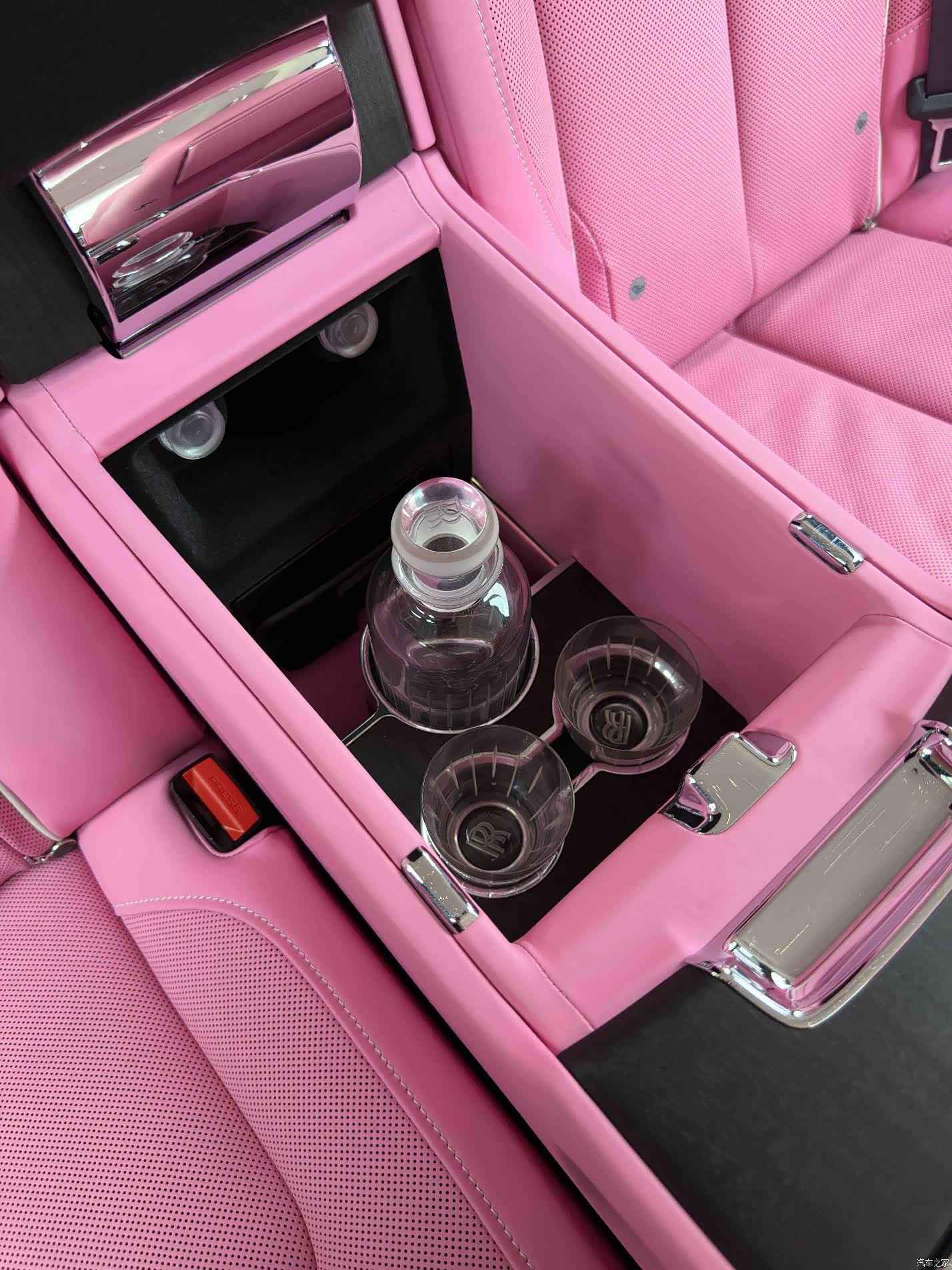 Rolls-Royce Cullinan, 2023 39