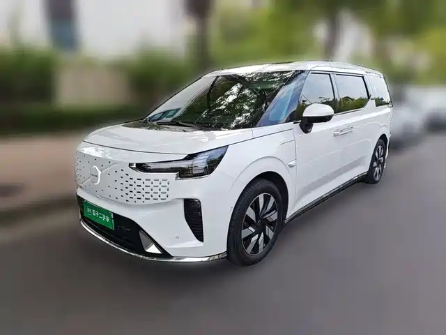 Volvo EM90 2024 — купить из Китая под заказ