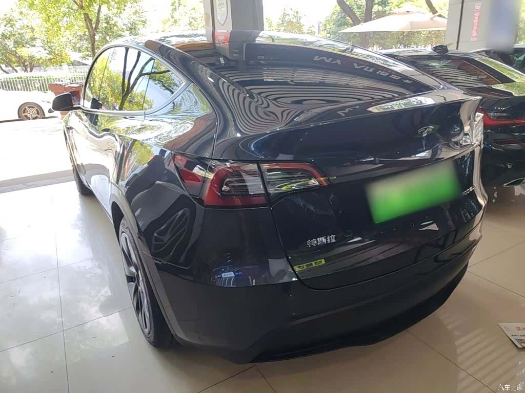 Tesla Model Y, 2024 все фото