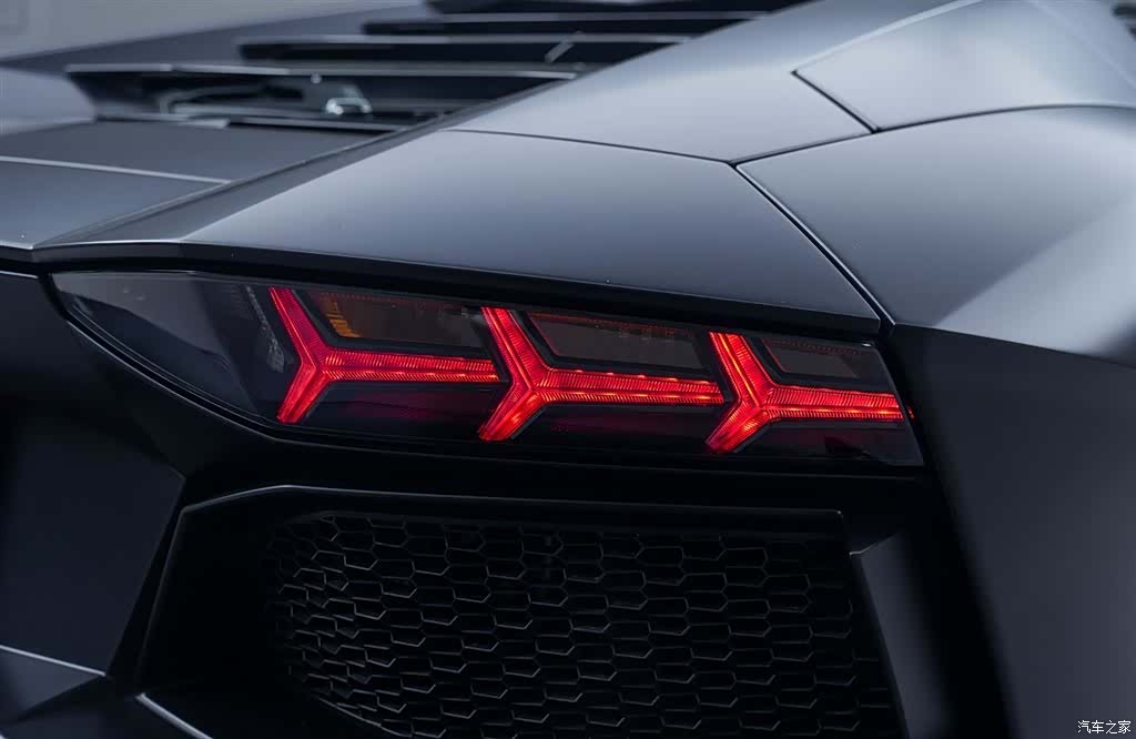 Lamborghini Aventador, 2016 12