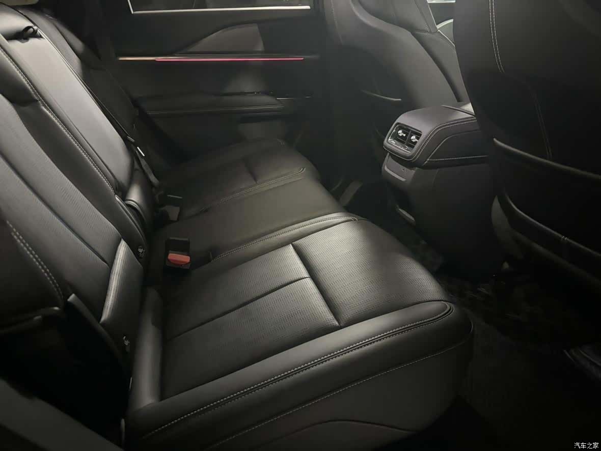 Cadillac XT5, 2024 6