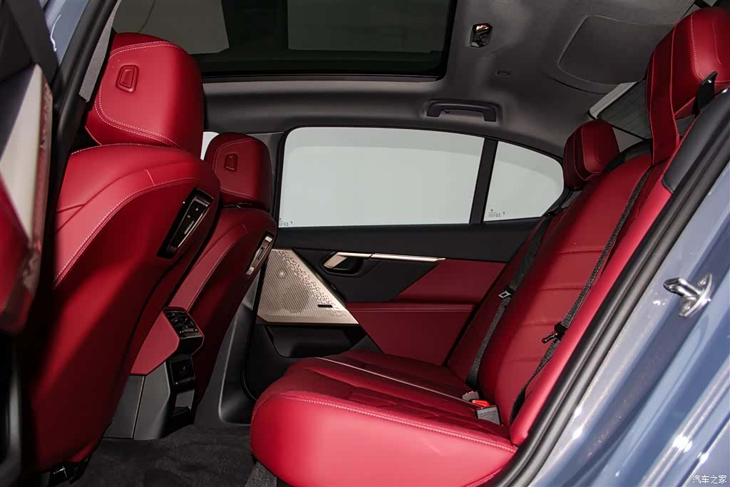 BMW 5 Series, 2025 20