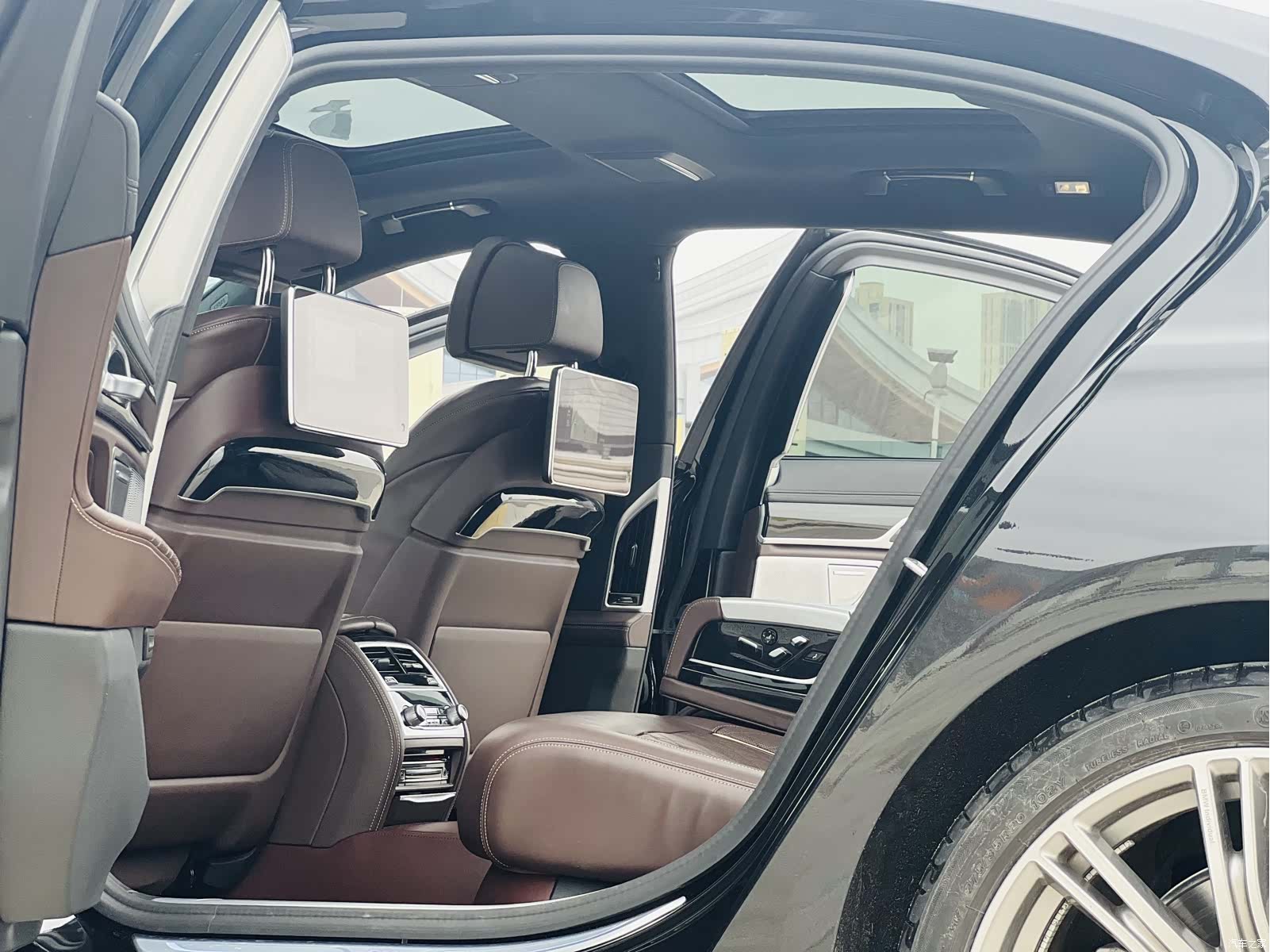 BMW 7 Series, 2022 все фото