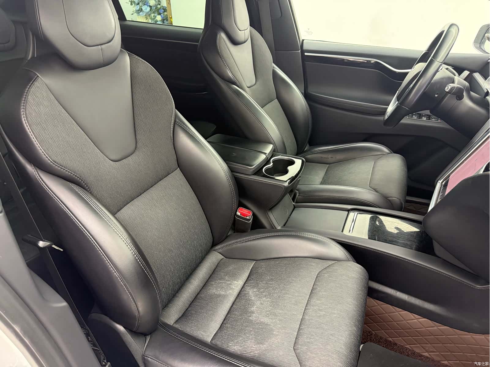 Tesla Model X, 2018 11