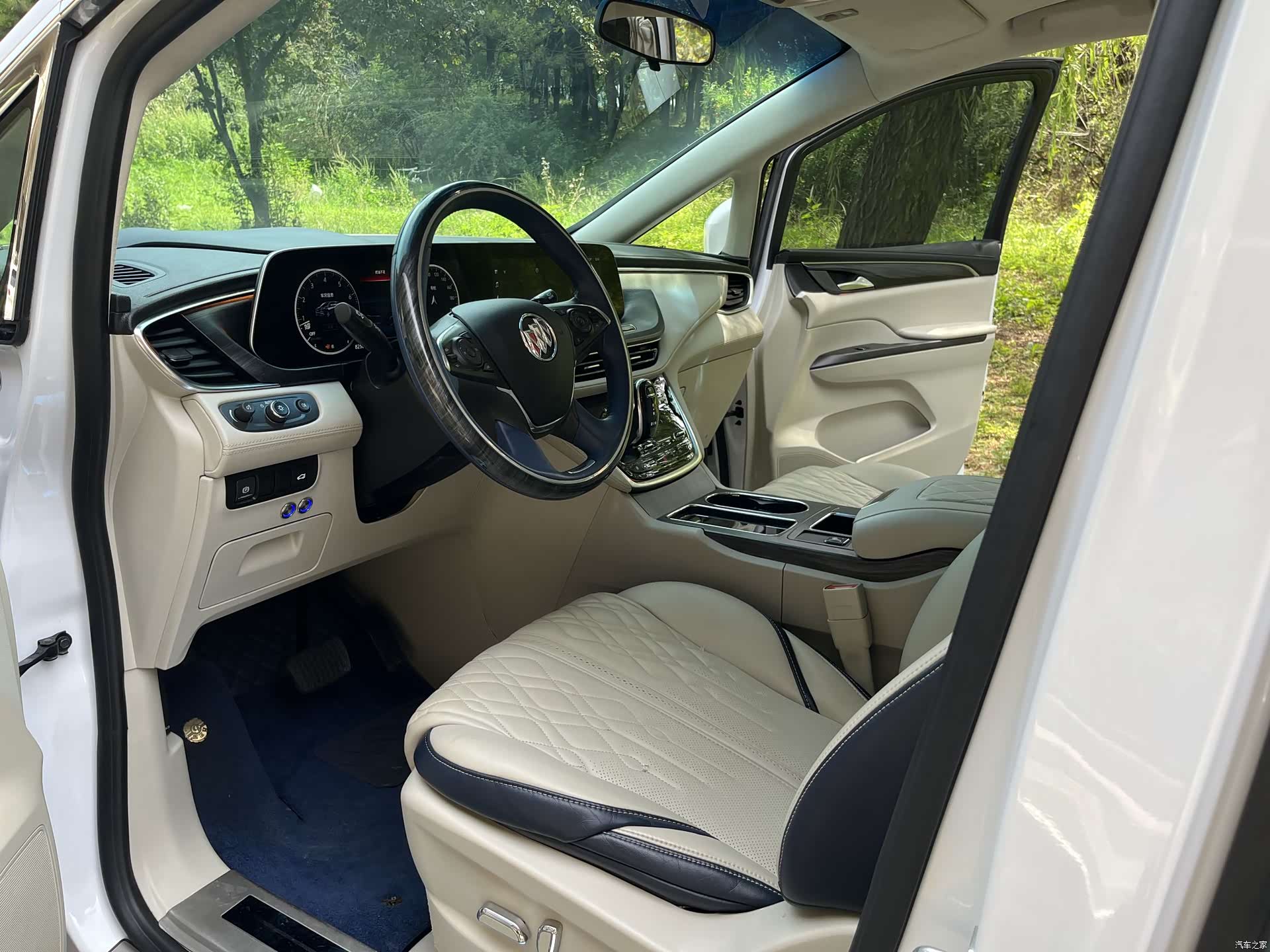Buick GL8, 2021 4