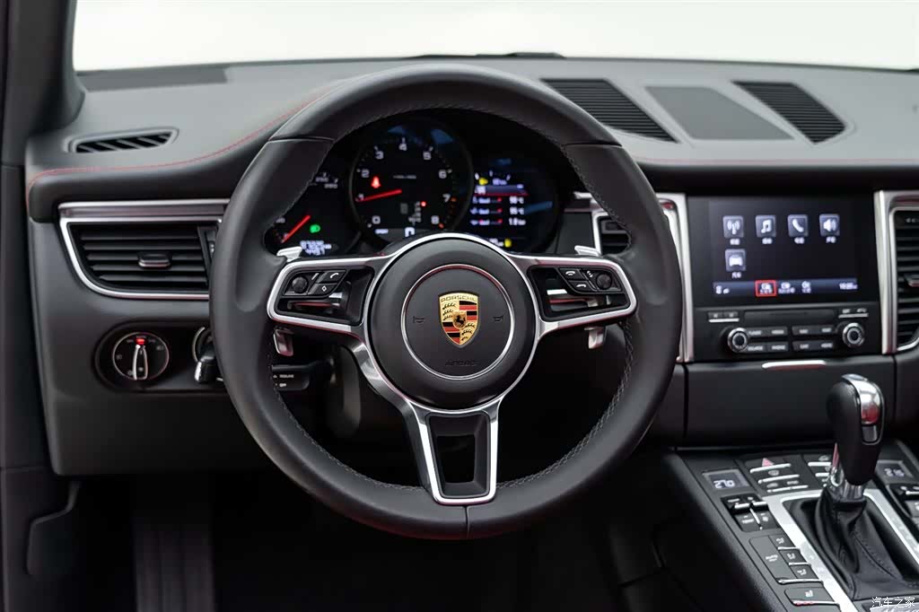 Porsche Macan, 2018 11