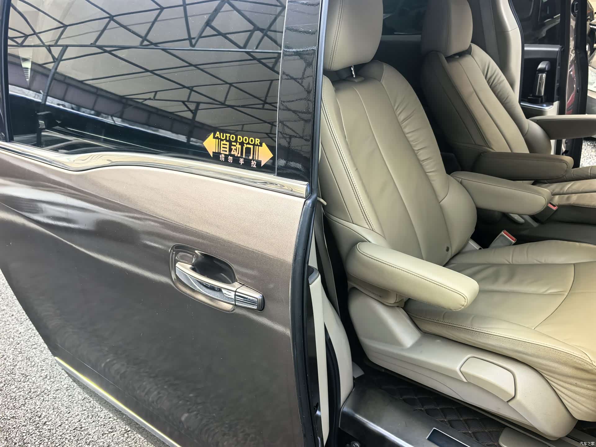 Buick GL8, 2018 7