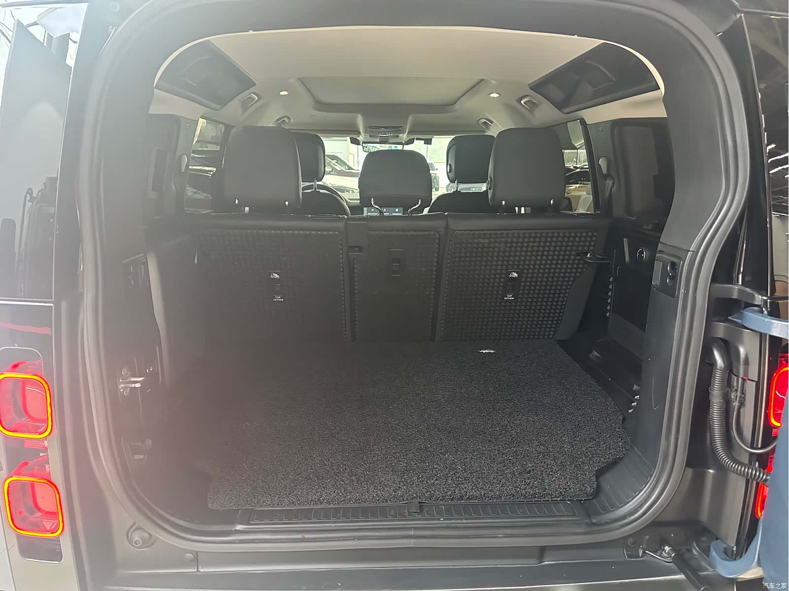 Land Rover Defender, 2022 15