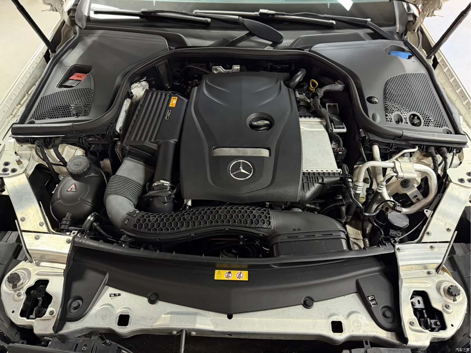 Mercedes-Benz E-Class, 2018 16