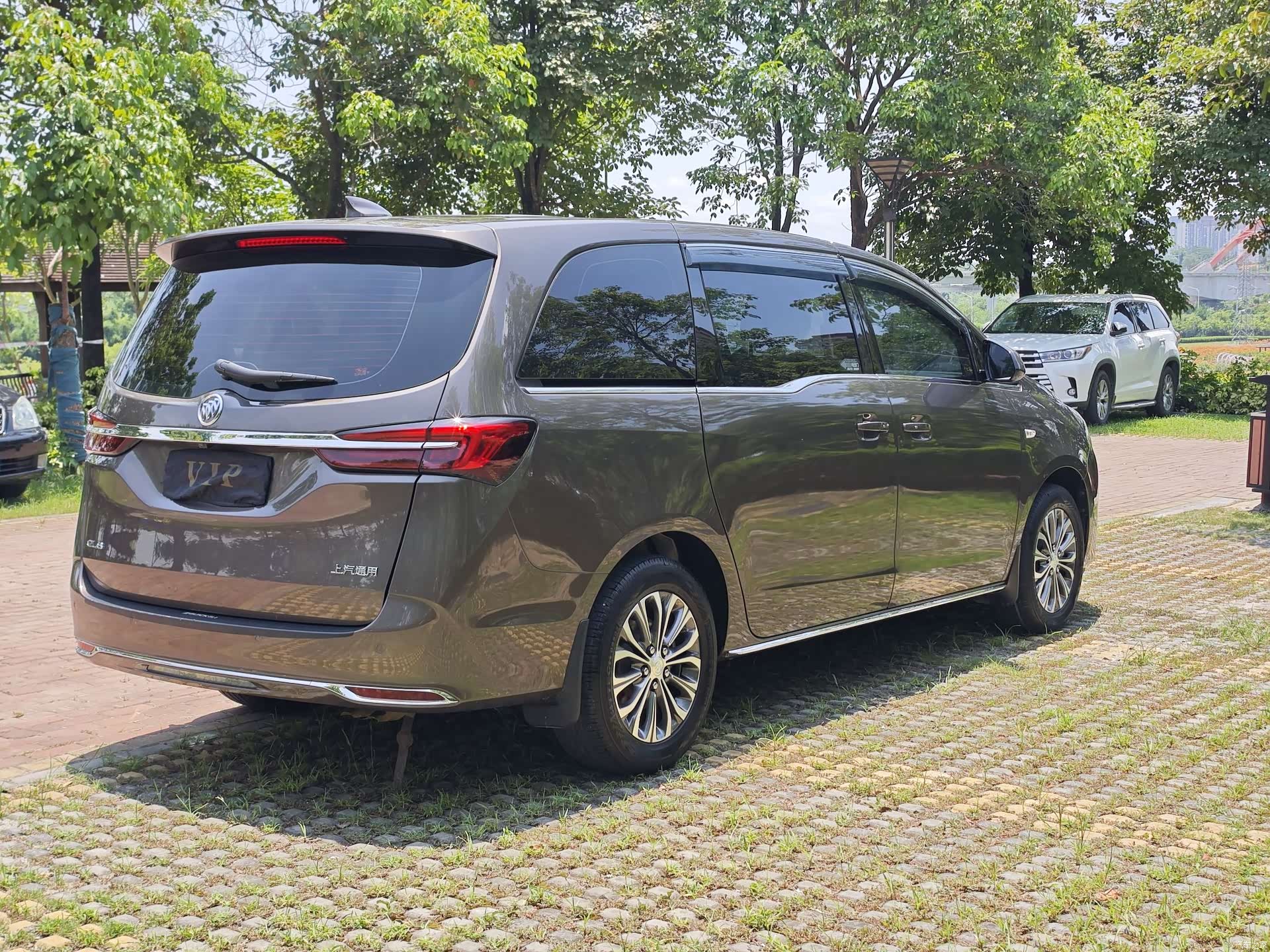 Buick GL8, 2023 7
