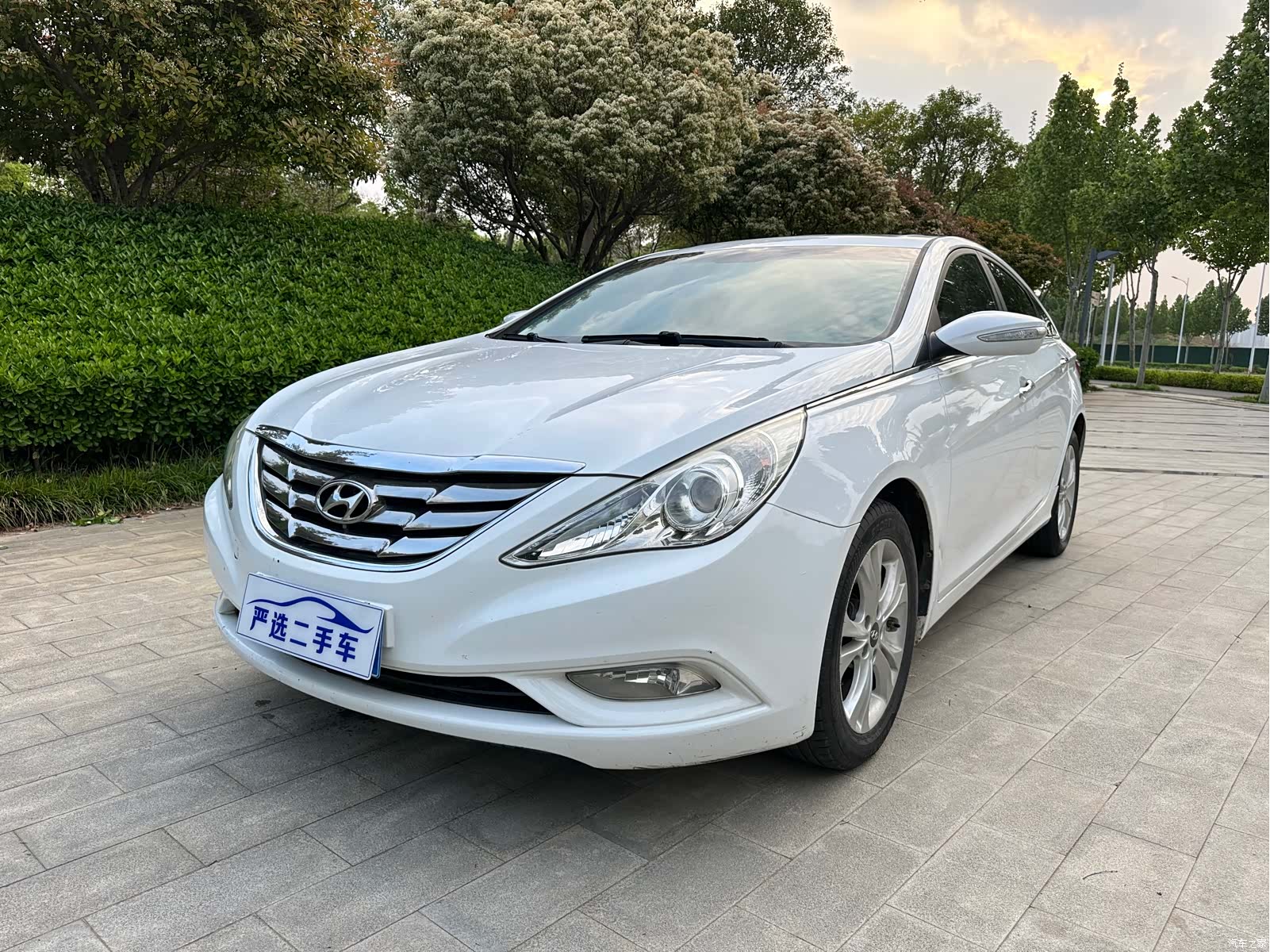 Hyundai Sonata, 2012 1