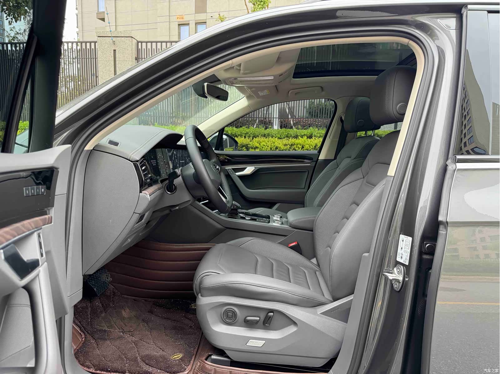 Volkswagen Touareg, 2023 8