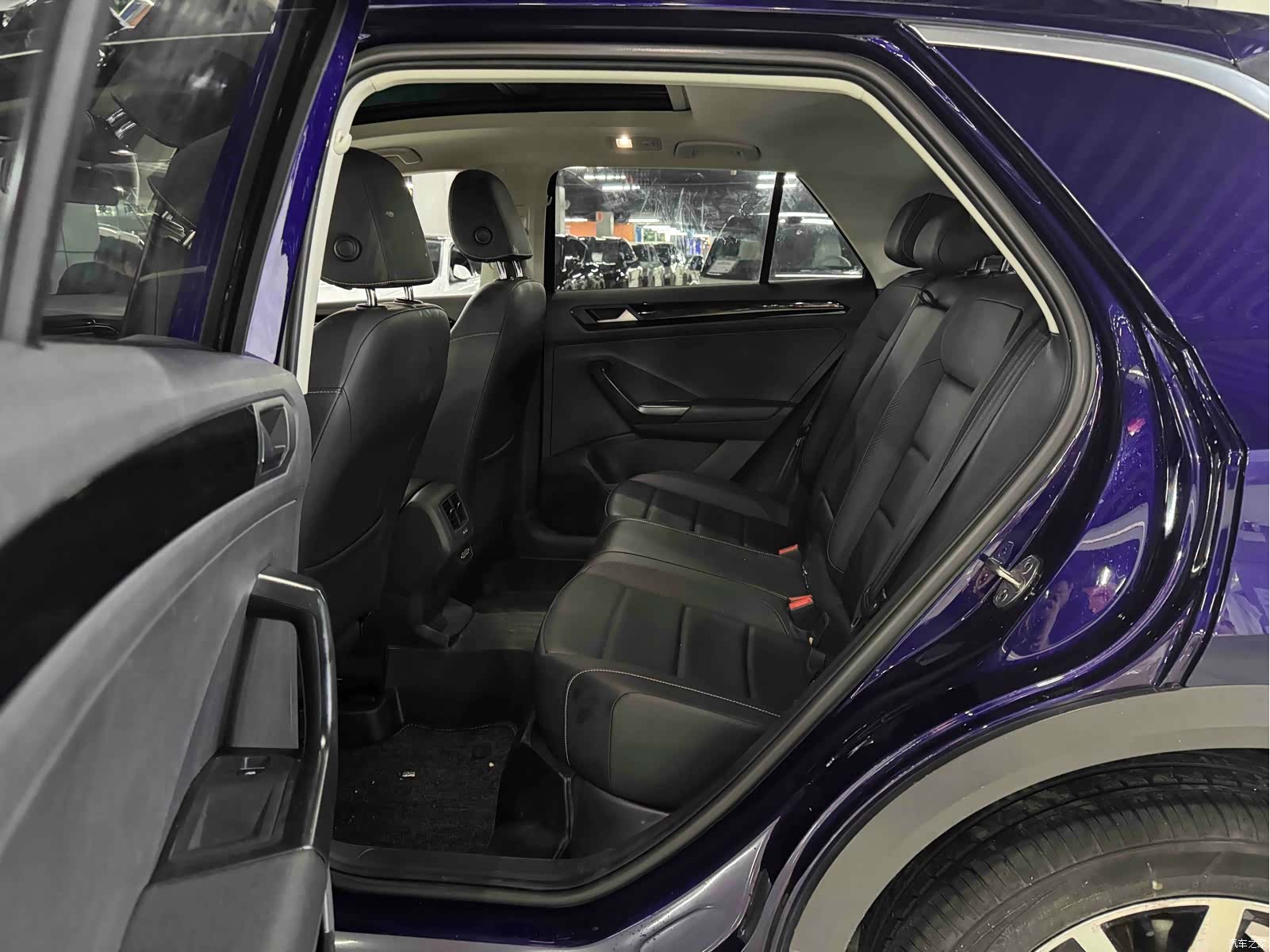 Volkswagen T-ROC, 2019 все фото