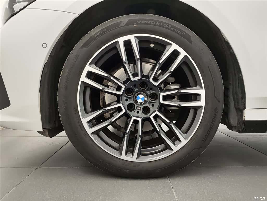 BMW 5 Series, 2025 9