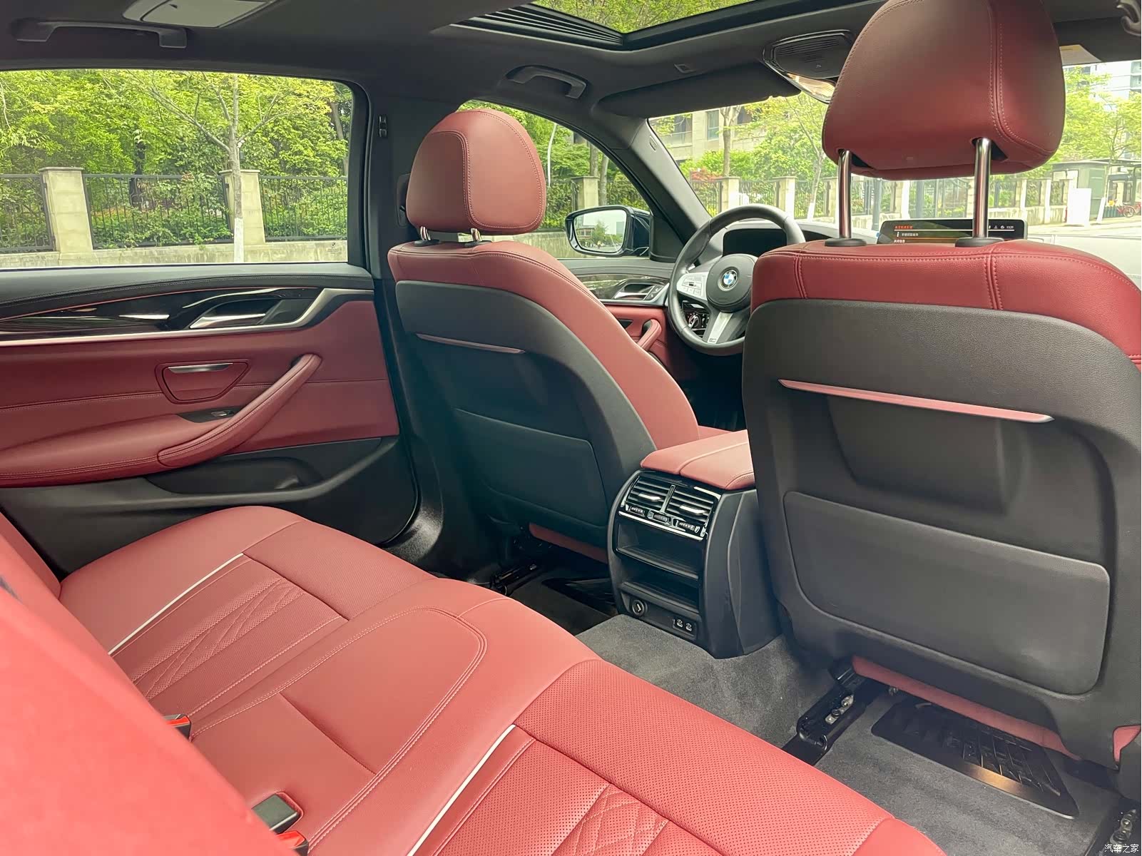 BMW 5 Series, 2023 15