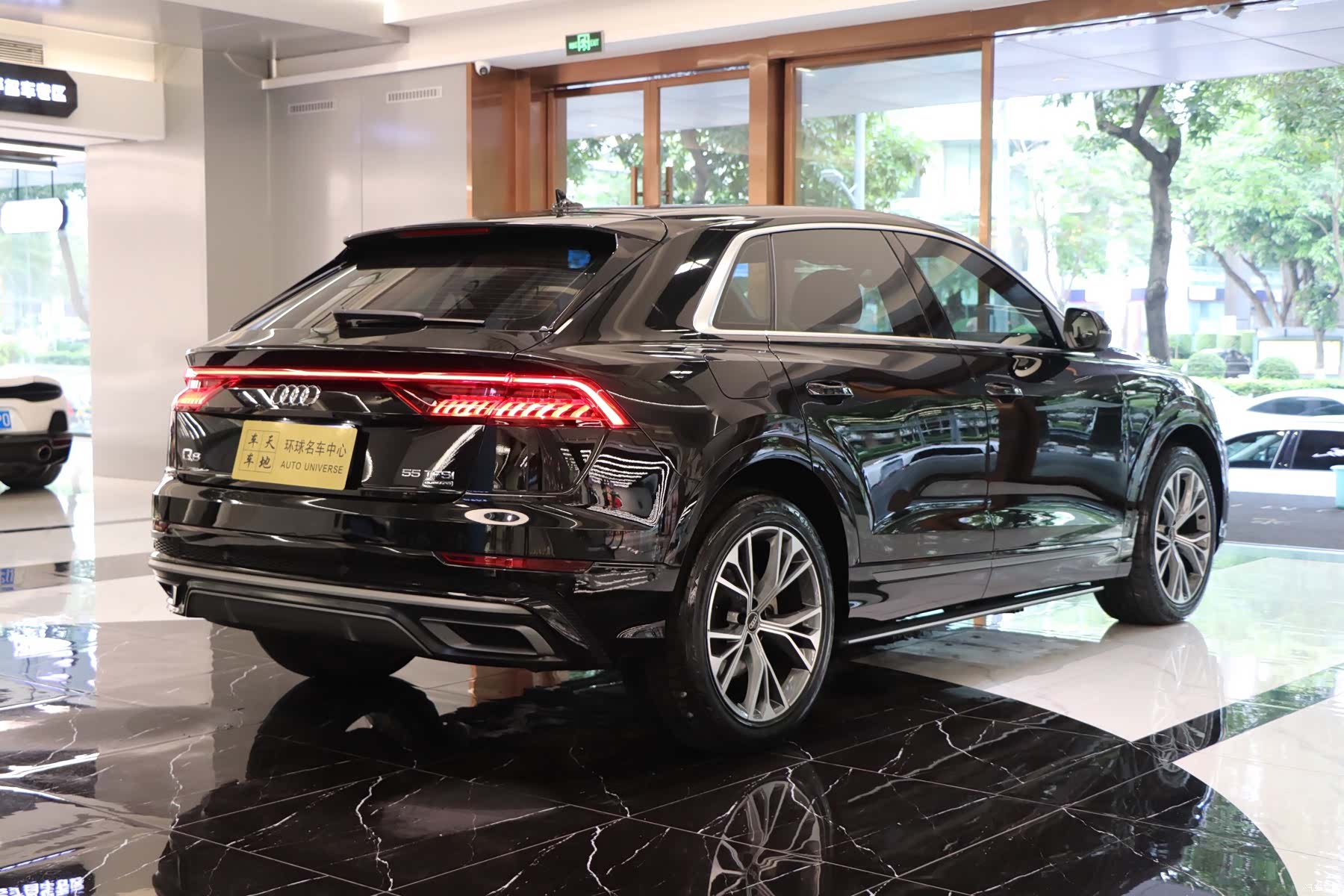 Audi Q8, 2022 6