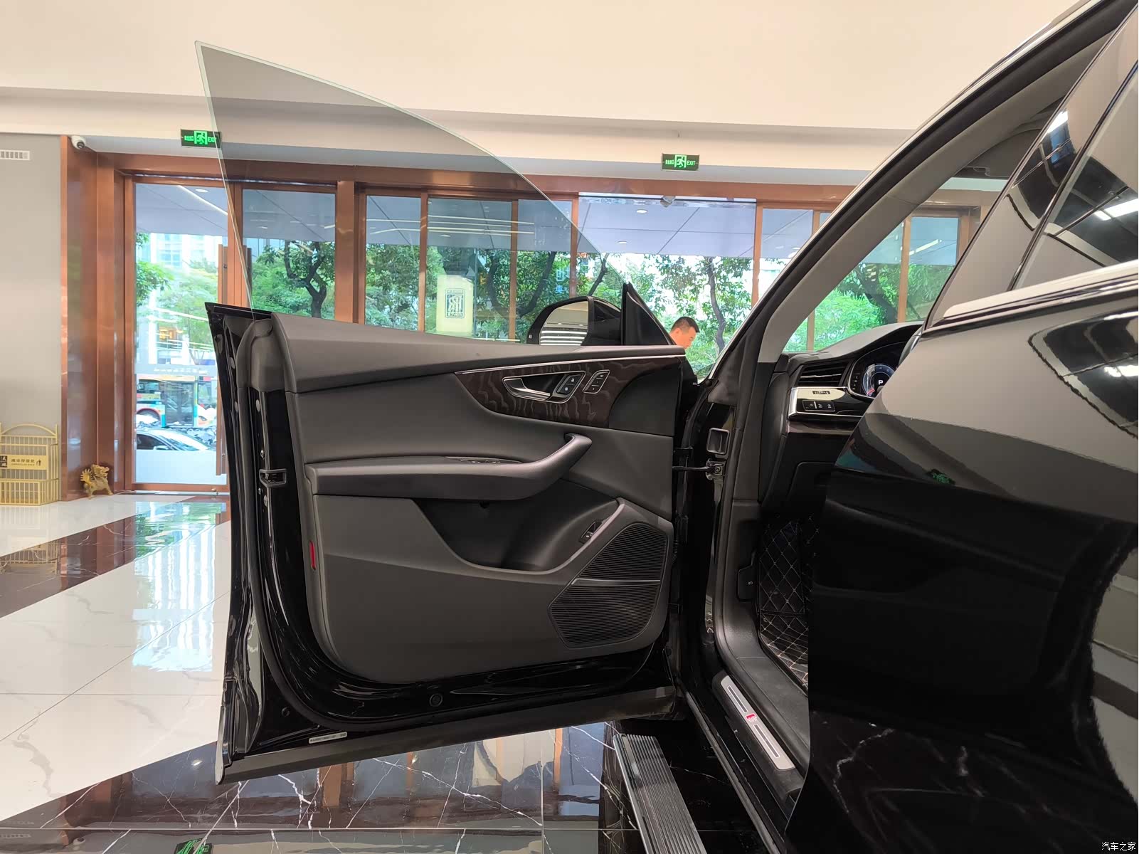 Audi Q8, 2022 24