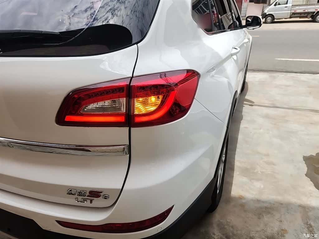 BAIC S6, 2016 8