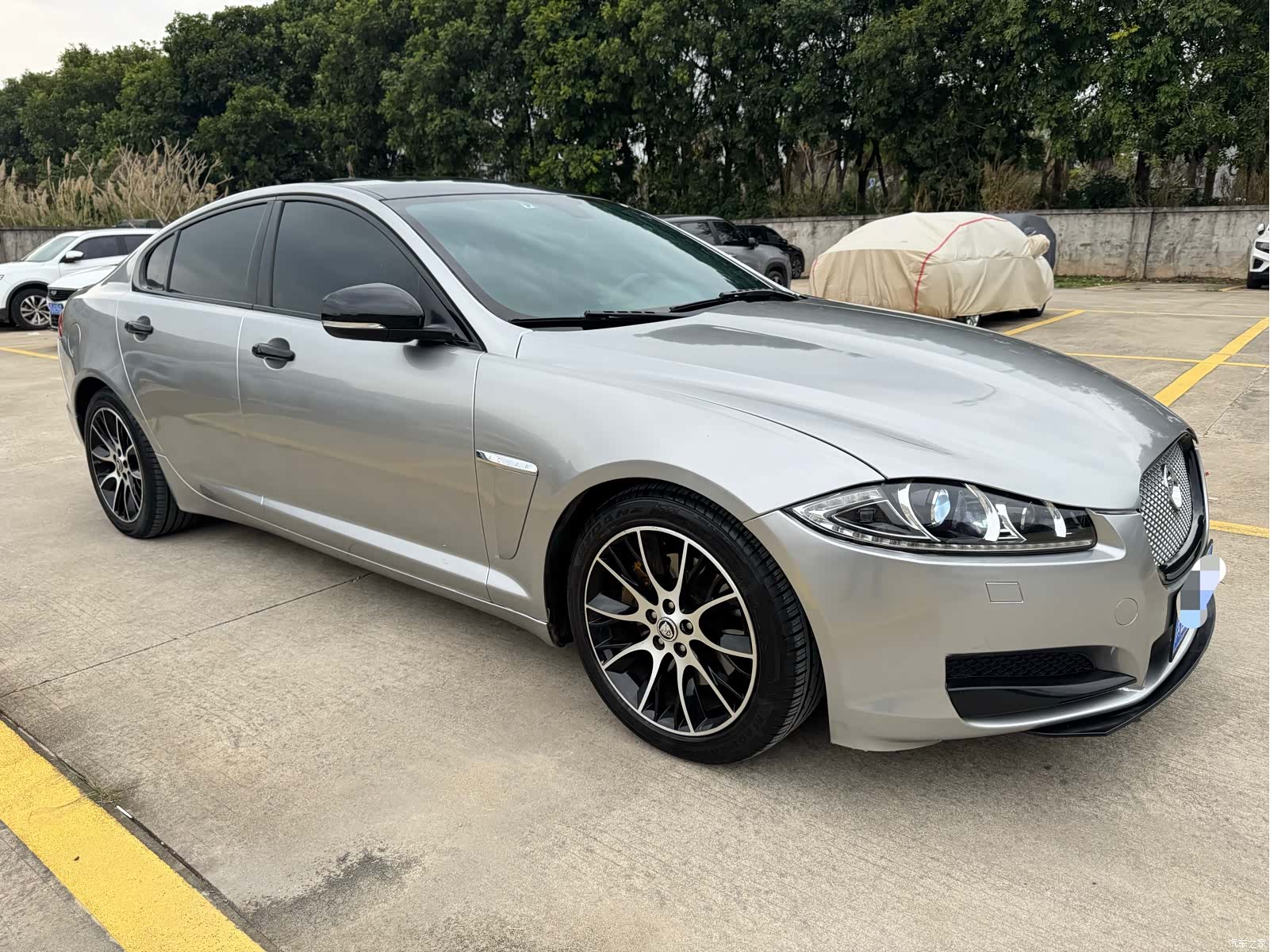 Jaguar XF, 2013 4