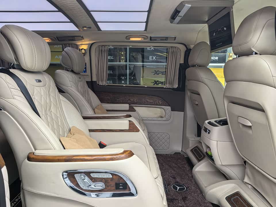 Mercedes-Benz V-class