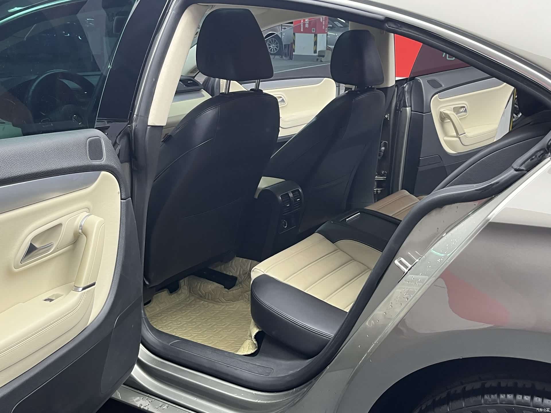 Volkswagen CC, 2011 21