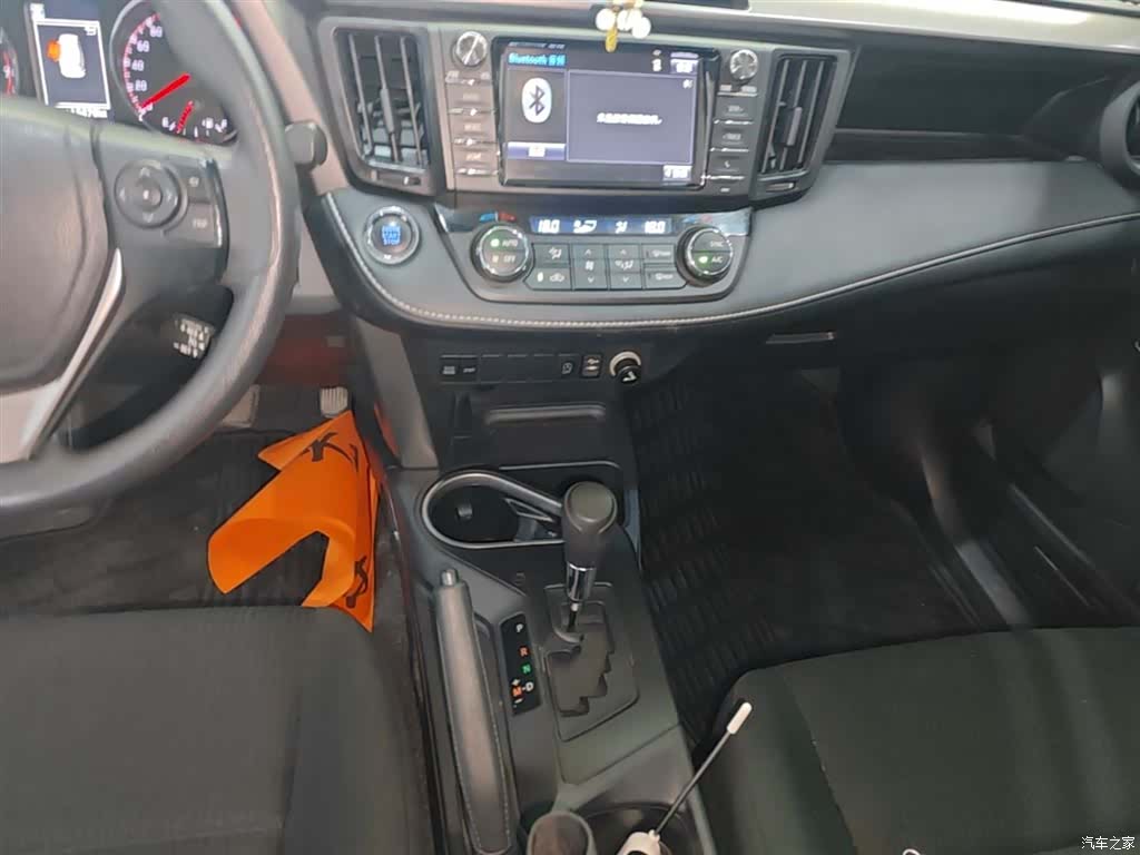 Toyota RAV4, 2019 14