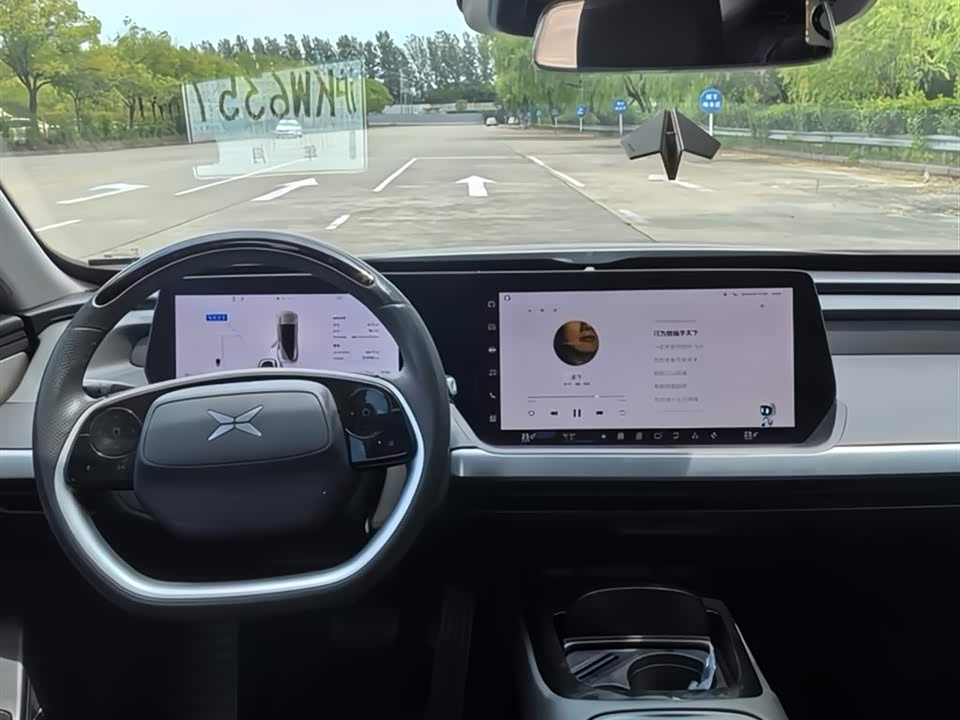 XPENG P7
