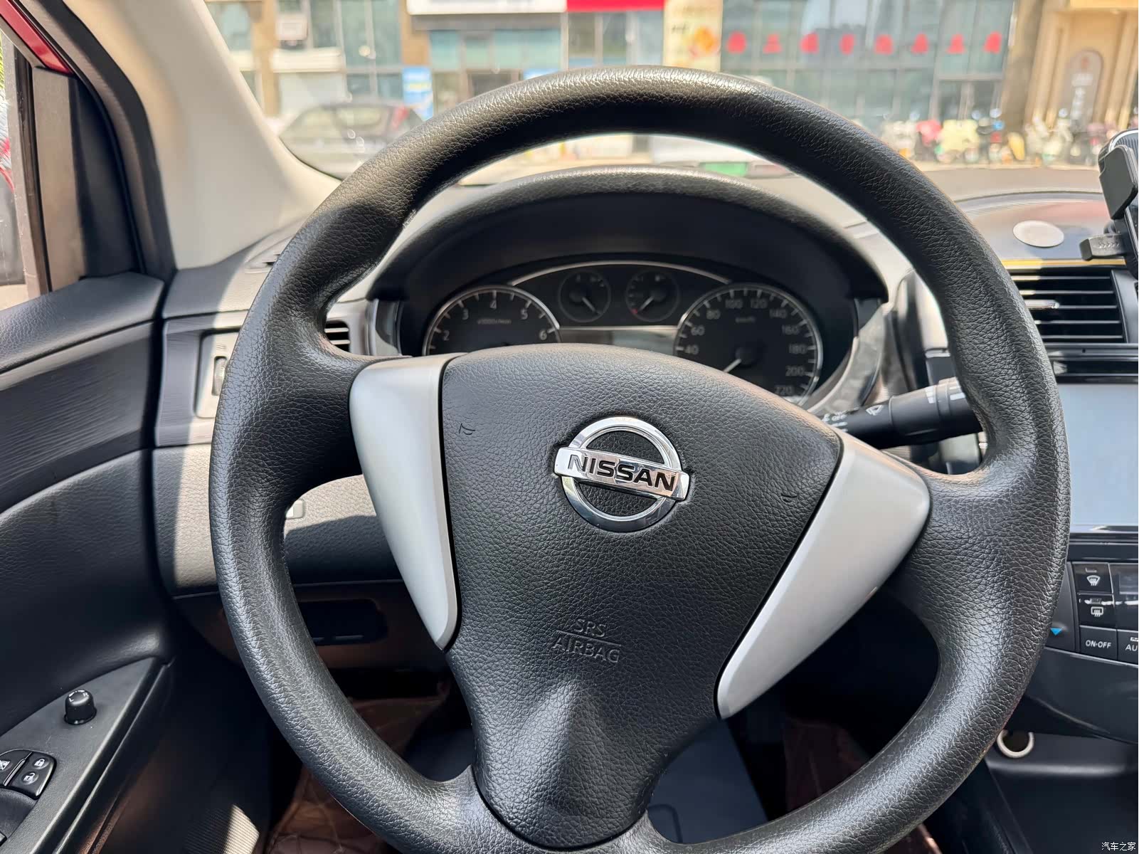 Nissan Tiida, 2012 17