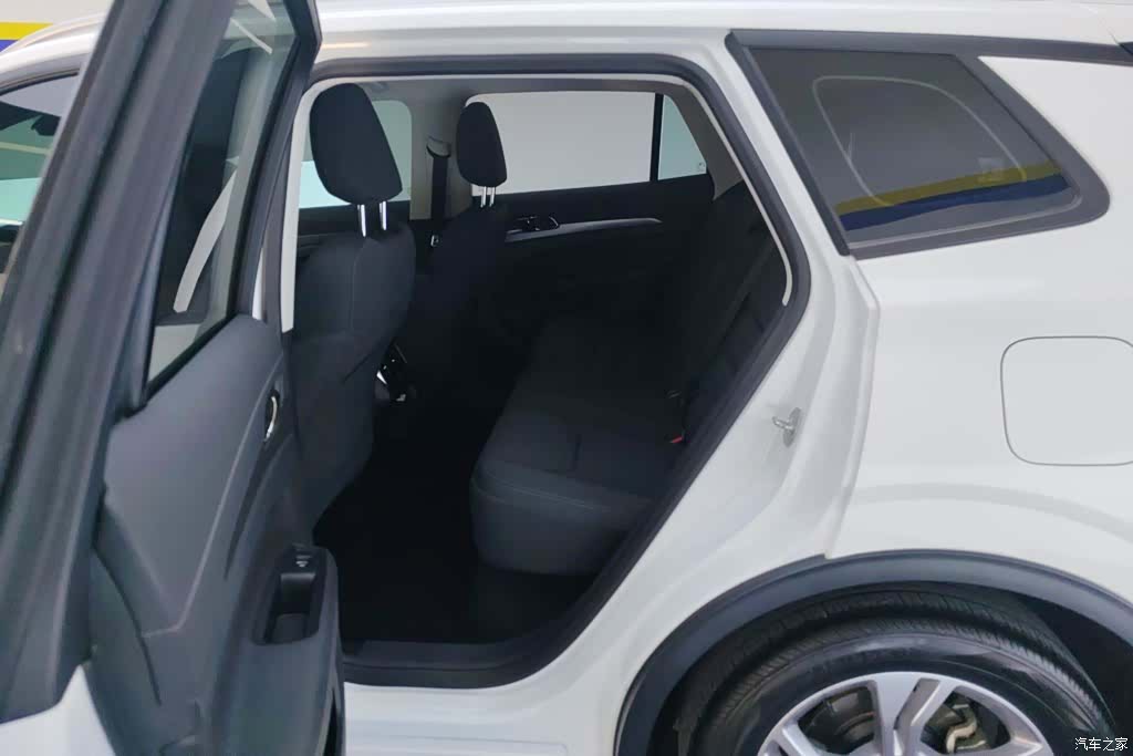 Ford Equator Sport, 2024 11