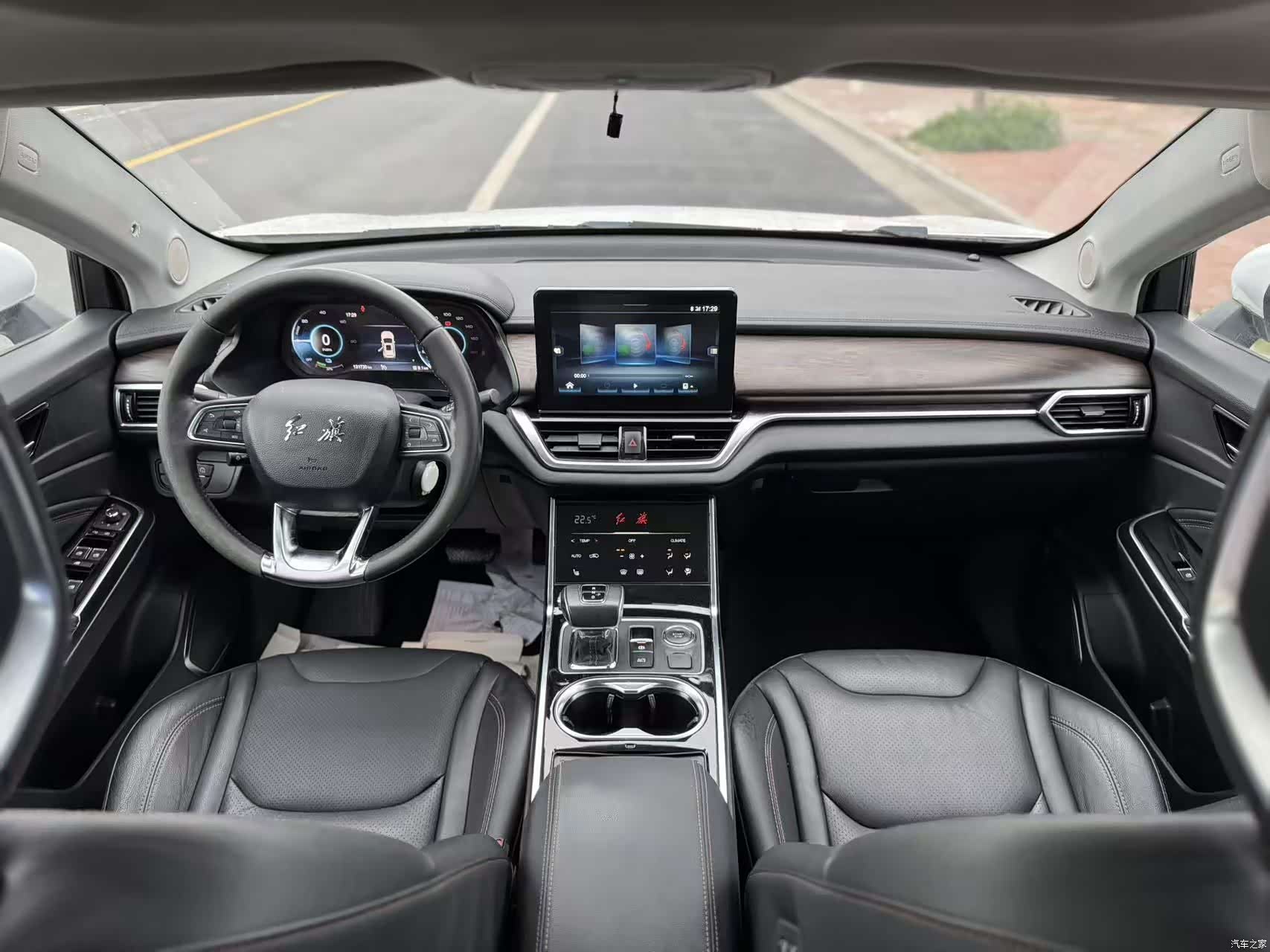 Hongqi HS3, 2019 8
