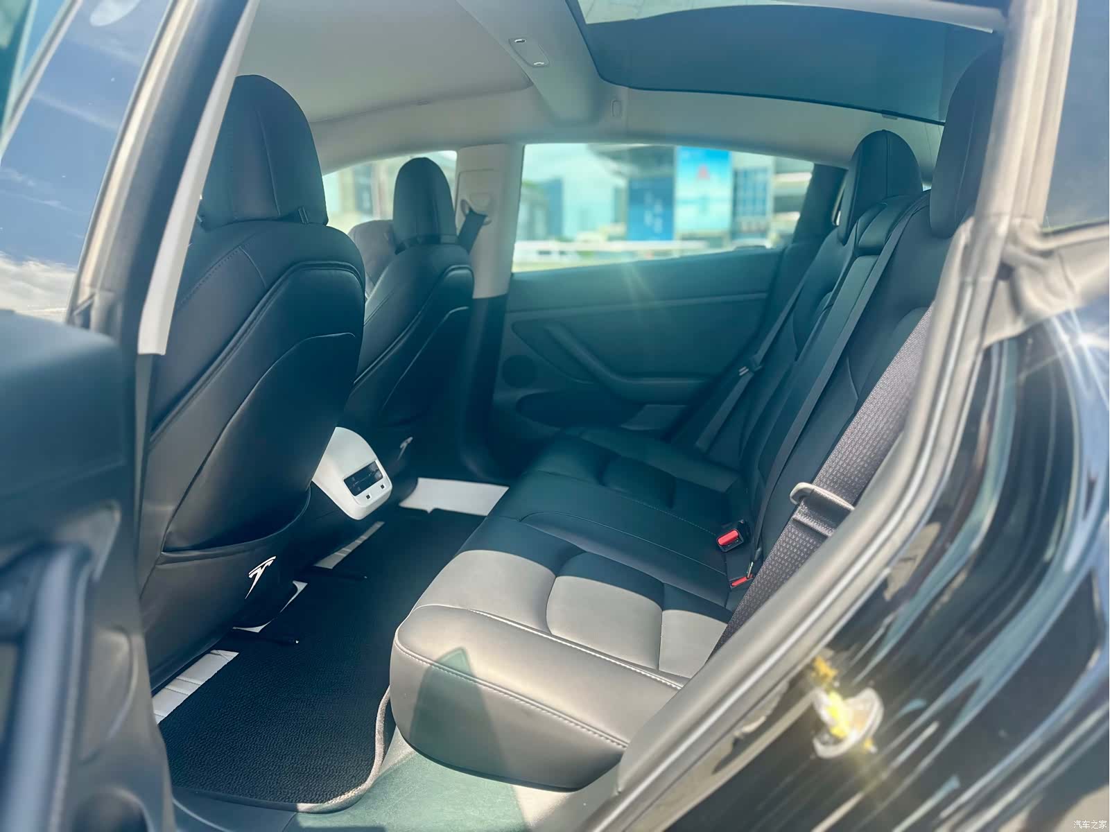 Tesla Model 3, 2023 7