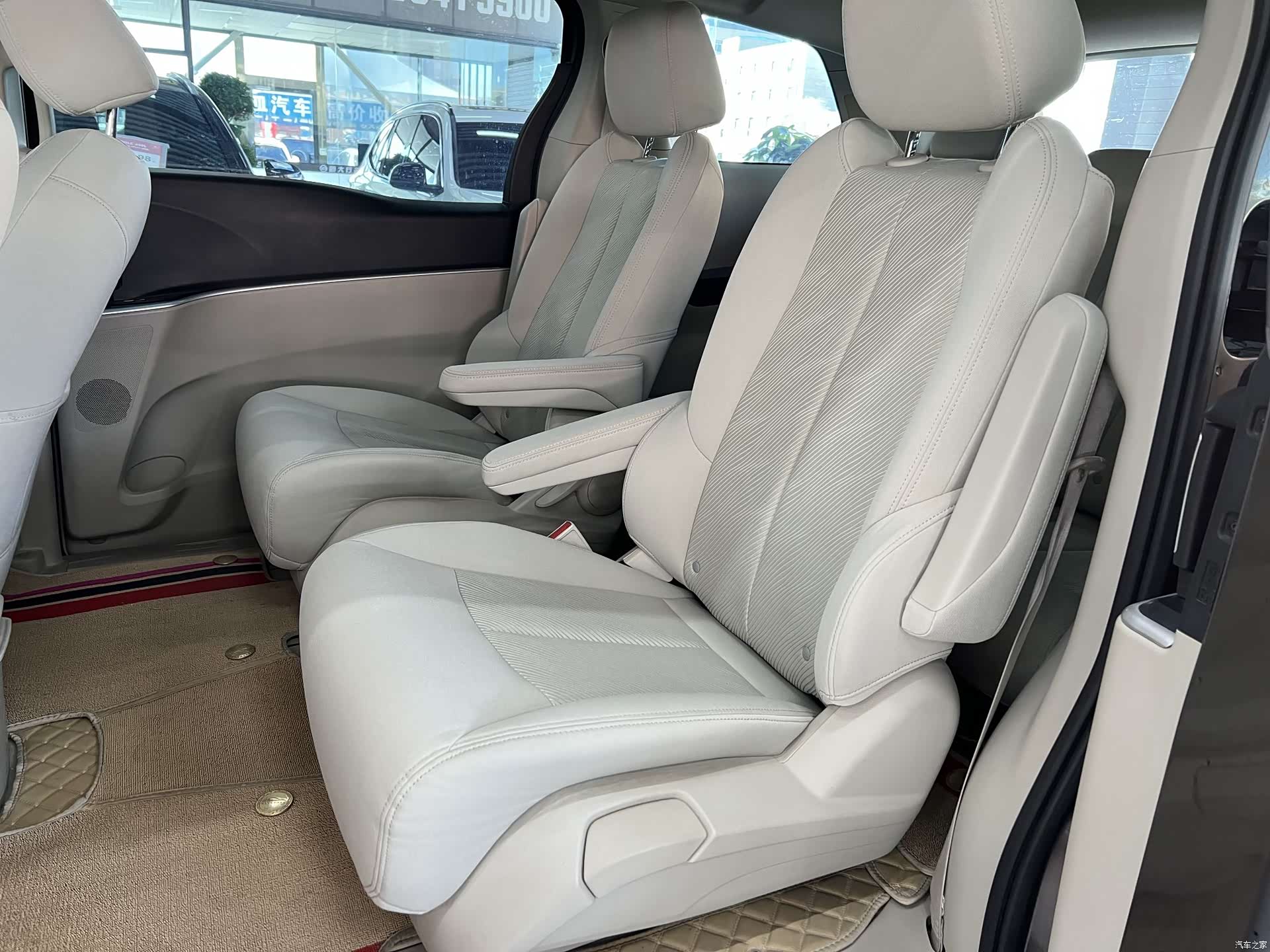 Buick GL8, 2022 6