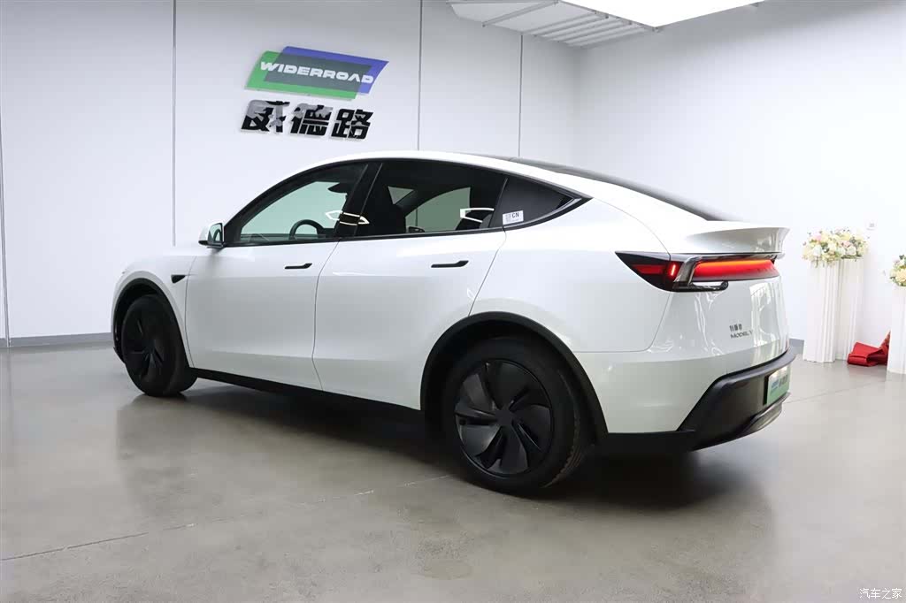 Tesla Model Y, 2026 6