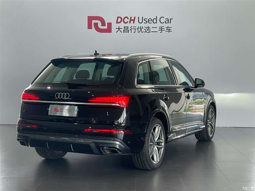 Audi Q7, 2025 4