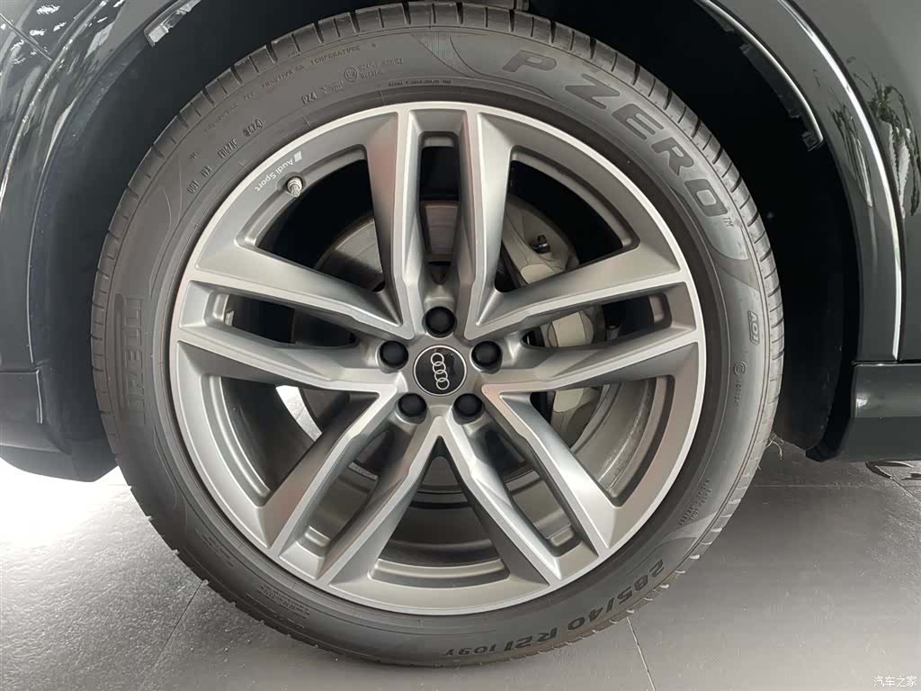 Audi Q7, 2025 12