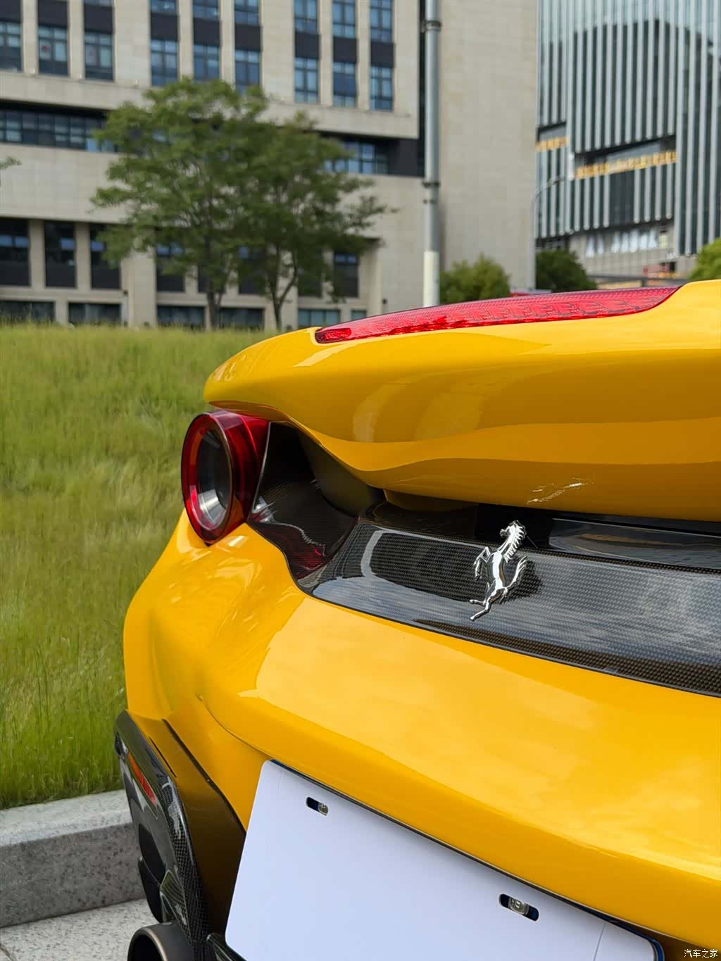 Ferrari 488, 2019 21