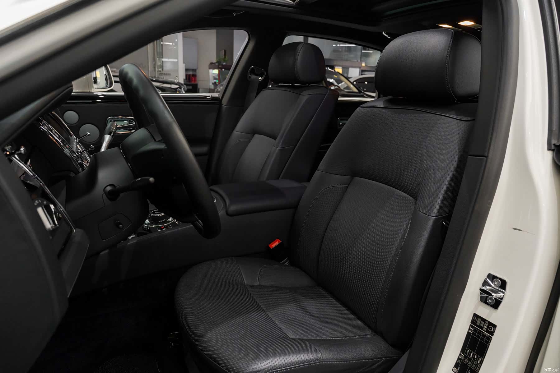 Rolls-Royce Ghost, 2014 8