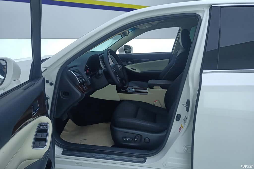Toyota Crown, 2019 9