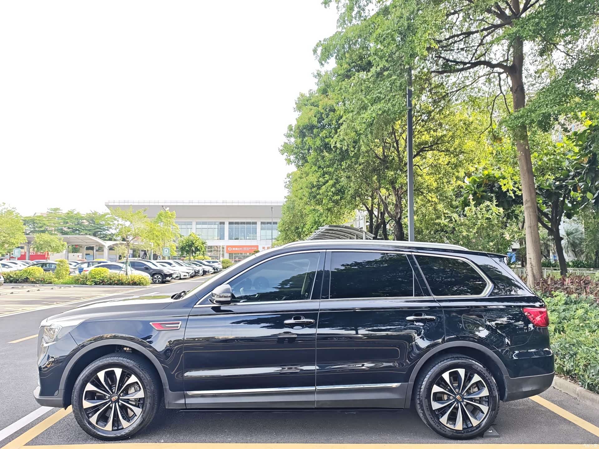 Hongqi HS7, 2020 4