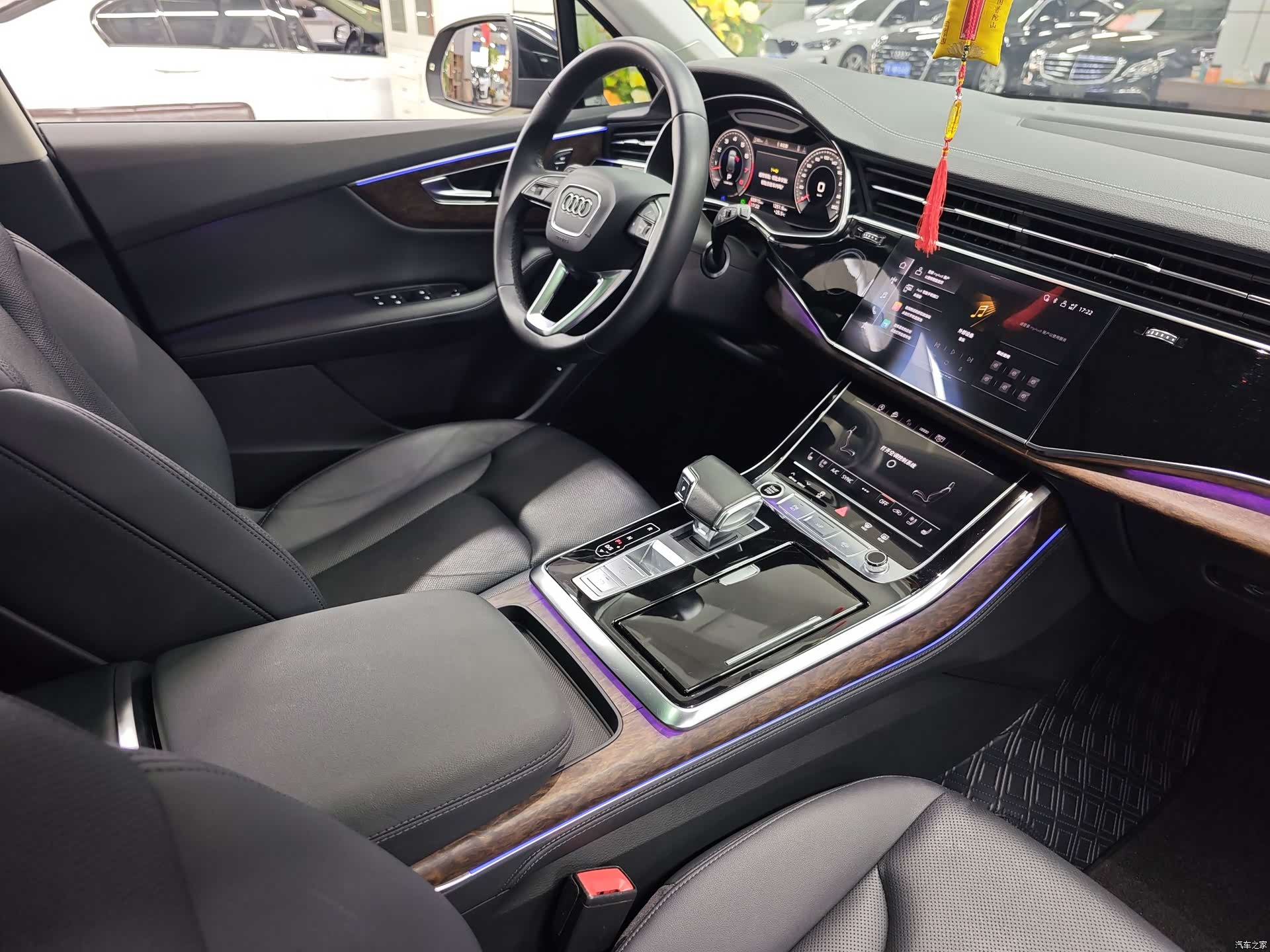 Audi Q7, 2023 10