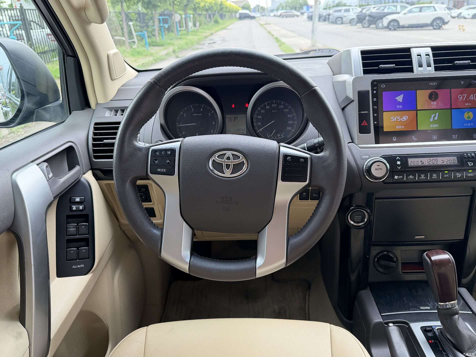 Toyota Prado, 2015 12