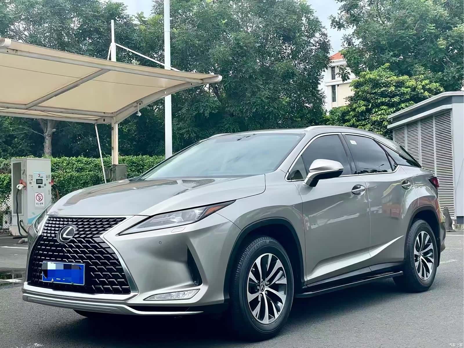 Lexus RX, 2021 1
