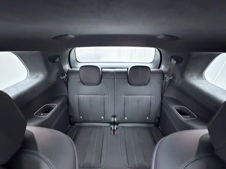 NIO ES8
