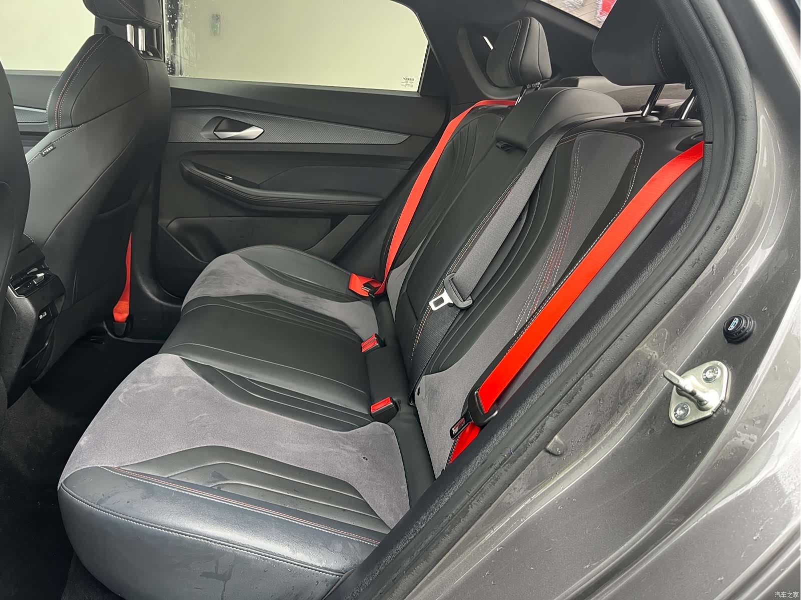 Geely Binray, 2022 9